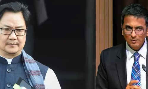 ഒരു കേസും ചെറുതല്ല, വ്യക്തിസ്വാതന്ത്ര്യത്തിനായി ഇടപെടുന്നില്ലെങ്കിൽ പിന്നെയെന്താണ് ഞങ്ങൾക്ക് പണി; നിയമമന്ത്രിയോട് സുപ്രിംകോടതി ഒരു കേസും ചെറുതല്ല, വ്യക്തിസ്വാതന്ത്ര്യത്തിനായി ഇടപെടുന്നില്ലെങ്കിൽ പിന്നെയെന്താണ് ഞങ്ങൾക്ക് പണി; നിയമമന്ത്രിയോട് സുപ്രിംകോടതി