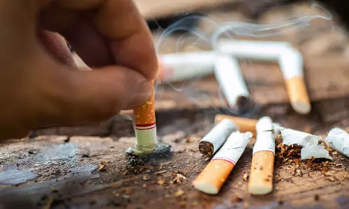 വാർദ്ധക്യം വിളിച്ചുവരുത്തും, സോറിയാസിസിനും കാരണമാകും; ചർമത്തിനും ഹാനികരമാണ് പുകവലി