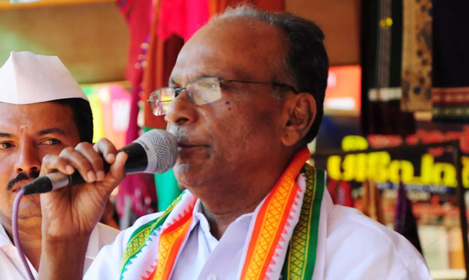 പെരിയ ഇരട്ടക്കൊലക്കേസിൽ പ്രതികളുടെ വക്കാലത്ത് ഏറ്റെടുത്ത് മുന് കോണ്ഗ്രസ് നേതാവ് പെരിയ ഇരട്ടക്കൊലക്കേസിൽ പ്രതികളുടെ വക്കാലത്ത് ഏറ്റെടുത്ത് മുന് കോണ്ഗ്രസ് നേതാവ്