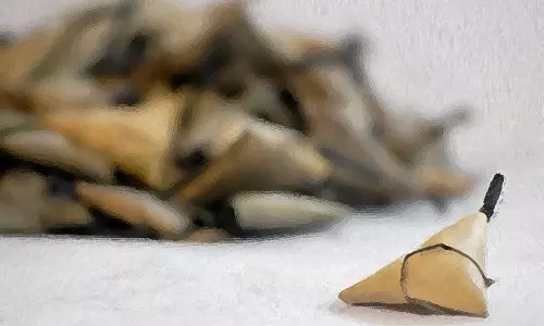 കഴുത്തില്‍ കുരുങ്ങിയ പടക്കം - ഡോ. രാജേഷ് കൃഷ്ണന്‍