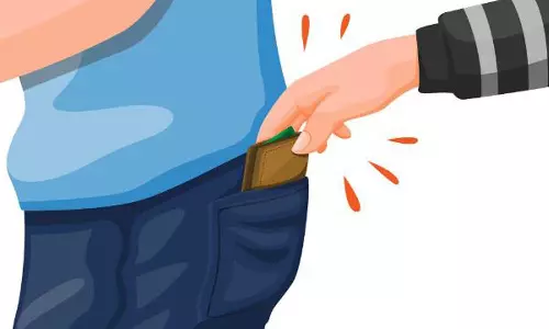 അറസ്റ്റിൽ സെഞ്ചറിയടിച്ചു; ആഘോഷമാക്കി പോക്കറ്റടിക്കാരൻ