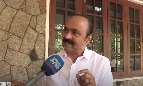 സജി ചെറിയാനെ വീണ്ടും മന്ത്രിയാക്കുന്നതിലൂടെ സി.പി.എം നിയമവ്യവസ്ഥയെ വെല്ലുവിളിക്കുന്നു: വി.ഡി സതീശൻ സജി ചെറിയാനെ വീണ്ടും മന്ത്രിയാക്കുന്നതിലൂടെ സി.പി.എം നിയമവ്യവസ്ഥയെ വെല്ലുവിളിക്കുന്നു: വി.ഡി സതീശൻ