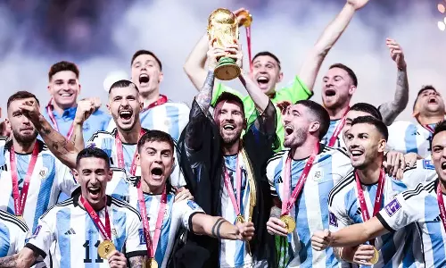 90 മിനിറ്റിലും എക്‌സ്ട്രാ ടൈമിലും ത്രസിപ്പിക്കുന്ന പോരാട്ടം; ഒടുവിൽ മെസ്സിപ്പടയുടെ കിരീടധാരണം