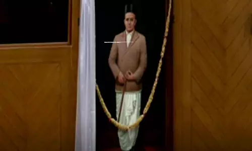 കർണാടക നിയമസഭയിൽ സവർക്കറുടെ ചിത്രം സ്ഥാപിക്കുന്നതിനെതിരെ പ്രതിപക്ഷം