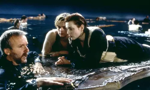 ജാക്ക് മരിക്കേണ്ടത് ആവശ്യമായിരുന്നു; ശാസ്ത്രീയ തെളിവുകൾ നിരത്തി ജെയിംസ് കാമറൂൺ