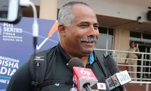 എട്ട് മാസമായി ശമ്പളമില്ല; പാകിസ്താന്റെ ഡച്ച് ഹോക്കി പരിശീലകൻ നാട്ടിലേക്ക് മടങ്ങി എട്ട് മാസമായി ശമ്പളമില്ല; പാകിസ്താന്റെ ഡച്ച് ഹോക്കി പരിശീലകൻ നാട്ടിലേക്ക് മടങ്ങി