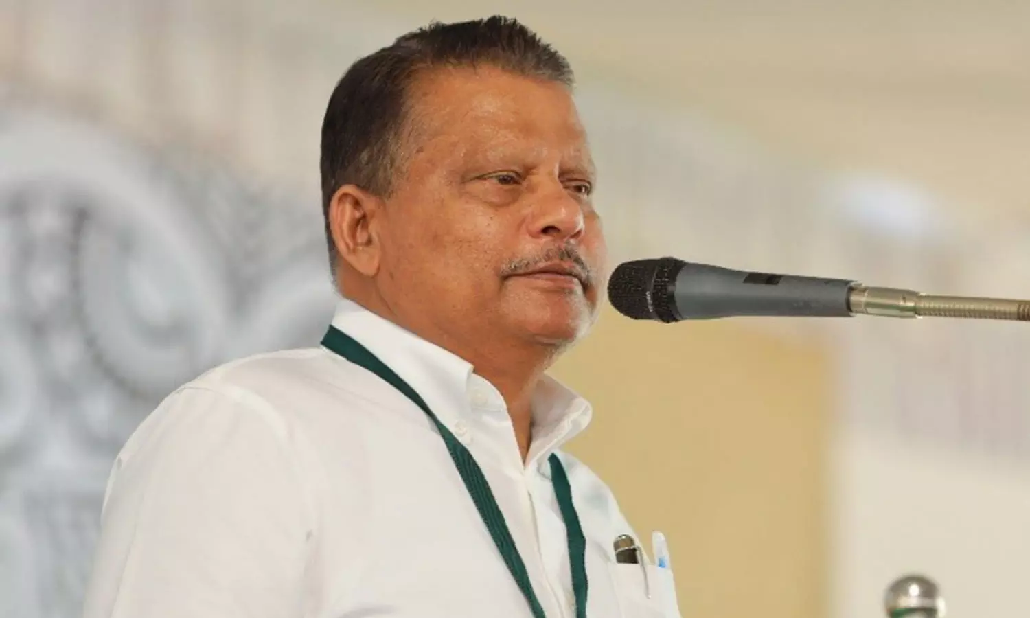 വി.മുരളീധരൻ കേരളത്തിന്റെ അംബാസഡർ; പ്രശംസിച്ച് അബ്ദുൽ വഹാബ് എം.പി വി.മുരളീധരൻ കേരളത്തിന്റെ അംബാസഡർ; പ്രശംസിച്ച് അബ്ദുൽ വഹാബ് എം.പി