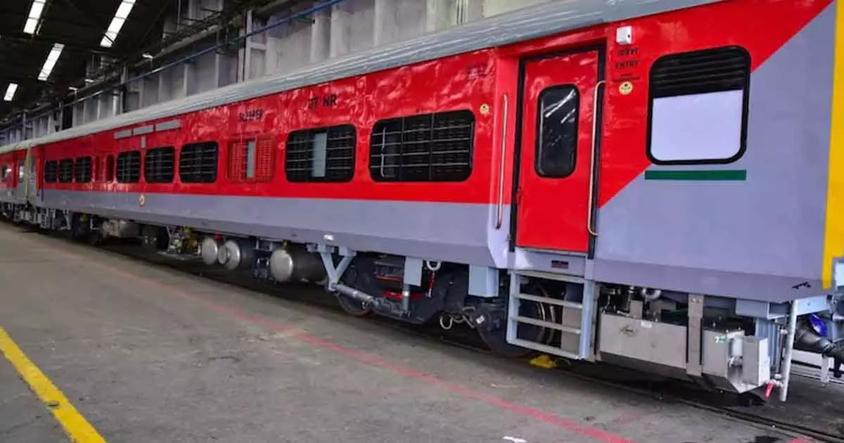 കേരളത്തിലേക്ക് 17 പ്രത്യേക ട്രെയിനുകൾ അനുവദിച്ചു കേരളത്തിലേക്ക് 17 പ്രത്യേക ട്രെയിനുകൾ അനുവദിച്ചു