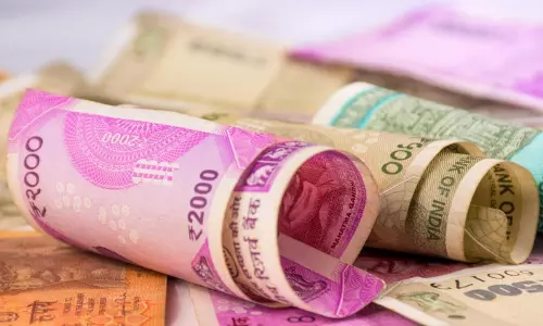 എണ്ണവില ഉയർന്നു; ഇന്ത്യൻ രൂപയുടെ മൂല്യം താഴേക്ക്