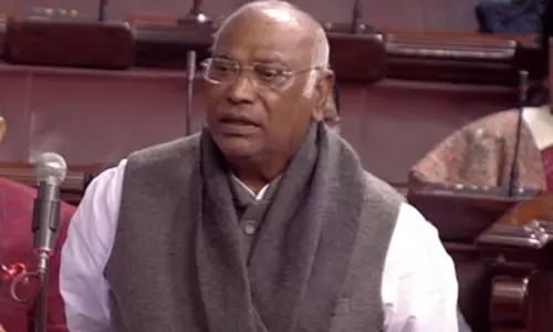 ഖാര്ഗെയുടെ അല്വാര് പ്രസംഗത്തെ ചൊല്ലി പാര്ലമെന്റില് ബഹളം; മാപ്പ് പറയണമെന്ന് ബി.ജെ.പി ഖാര്ഗെയുടെ അല്വാര് പ്രസംഗത്തെ ചൊല്ലി പാര്ലമെന്റില് ബഹളം; മാപ്പ് പറയണമെന്ന് ബി.ജെ.പി