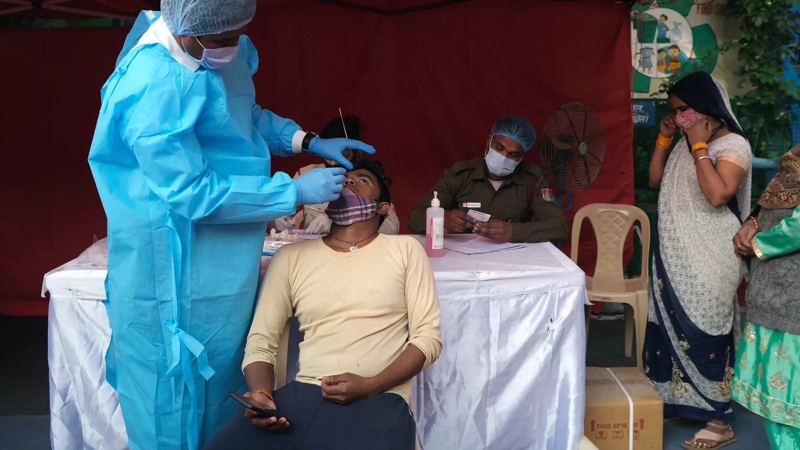 രാജ്യത്തെ കോവിഡ് സാഹചര്യം ചർച്ച ചെയ്യാന് കേന്ദ്ര ആരോഗ്യമന്ത്രി വിളിച്ച യോഗം ഇന്ന് രാജ്യത്തെ കോവിഡ് സാഹചര്യം ചർച്ച ചെയ്യാന് കേന്ദ്ര ആരോഗ്യമന്ത്രി വിളിച്ച യോഗം ഇന്ന്