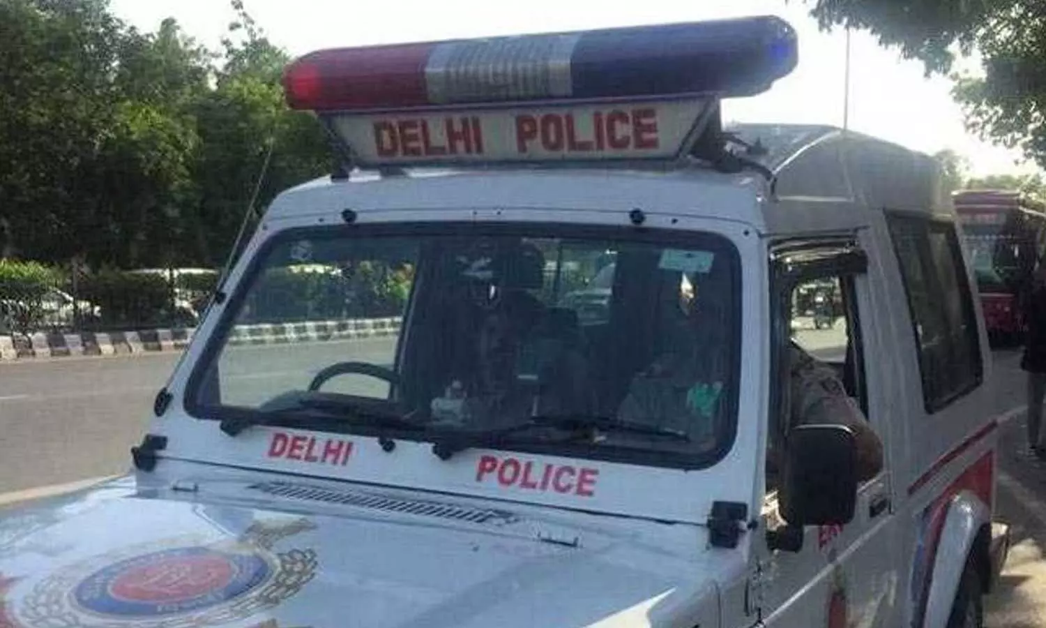 സുഹൃത്തുക്കളുടെ മുന്നിൽ ആളാകാൻ പിതാവിന്റെ തോക്ക് മോഷ്ടിച്ചു; 22 കാരൻ അറസ്റ്റിൽ സുഹൃത്തുക്കളുടെ മുന്നിൽ ആളാകാൻ പിതാവിന്റെ തോക്ക് മോഷ്ടിച്ചു; 22 കാരൻ അറസ്റ്റിൽ