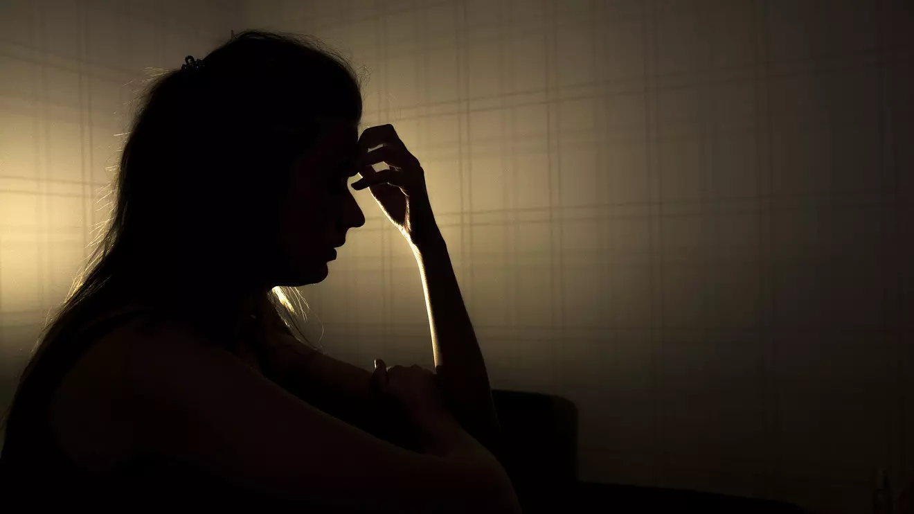 കോവിഡ് വരുമെന്ന് ഭയം; മൂന്നു വര്ഷമായി വീടിനു പുറത്തിറങ്ങാതെ അമ്മയും മകളും കോവിഡ് വരുമെന്ന് ഭയം; മൂന്നു വര്ഷമായി വീടിനു പുറത്തിറങ്ങാതെ അമ്മയും മകളും