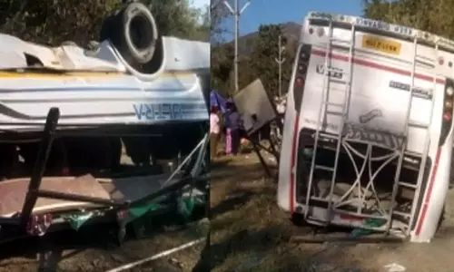 വളവ് തിരിയുന്നതിനിടെ ബസ് മറിഞ്ഞു; മണിപ്പൂരിൽ 7 കുട്ടികൾക്ക് ദാരുണാന്ത്യം