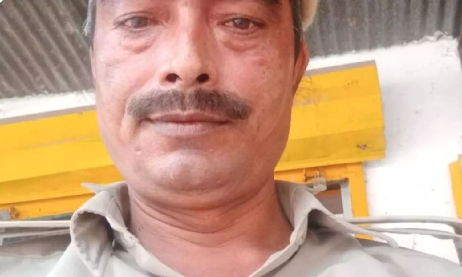 ഡ്യൂട്ടിക്കിടെ പൊലീസുകാരൻ കുഴഞ്ഞുവീണ് മരിച്ചു ഡ്യൂട്ടിക്കിടെ പൊലീസുകാരൻ കുഴഞ്ഞുവീണ് മരിച്ചു