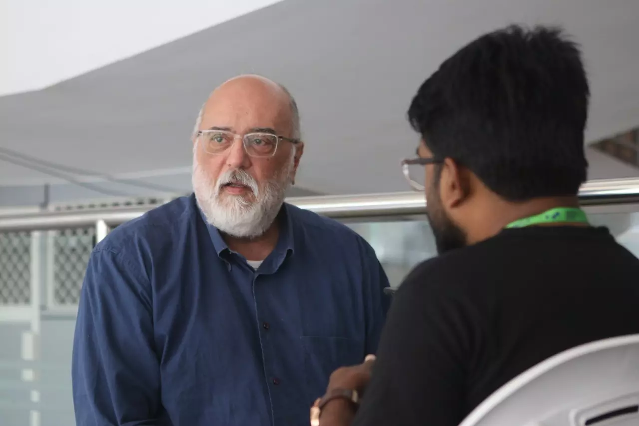 ബ്രസീലില് അധികാരത്തിലുള്ളത് ഇടതുപക്ഷമല്ല; അതൊരു ജനാധിപത്യ കൂട്ടായ്മയാണ് - ഐമര് ലബാക്കി ബ്രസീലില് അധികാരത്തിലുള്ളത് ഇടതുപക്ഷമല്ല; അതൊരു ജനാധിപത്യ കൂട്ടായ്മയാണ് - ഐമര് ലബാക്കി