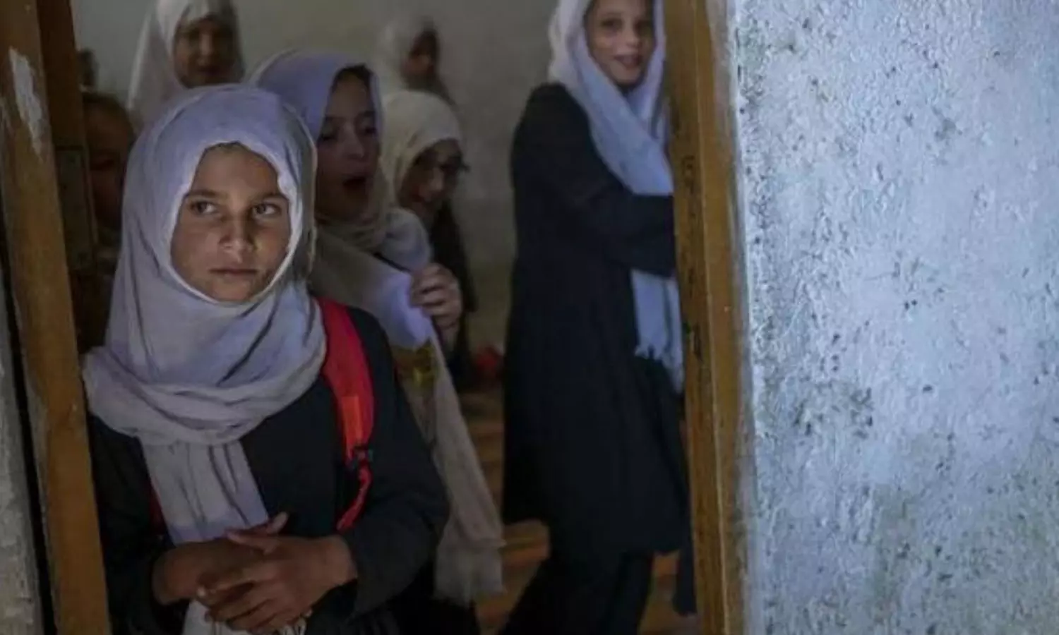 സ്ത്രീകൾക്കുള്ള താലിബാന്റെ സർ‍വകലാശാലാ വിദ്യാഭ്യാസ വിലക്കിൽ ആശങ്ക അറിയിച്ച് ഇന്ത്യ