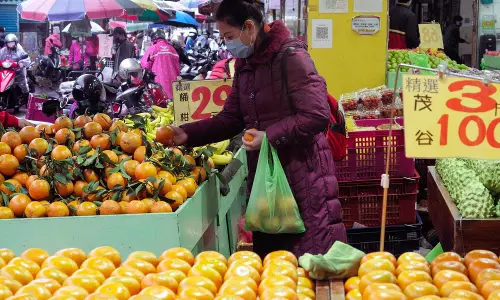 ചൈനയില് ചെറുനാരങ്ങ,പീച്ച് എന്നിവയുടെ വില്പനയില് വന്വര്ധന; കാരണമിതാണ്... ചൈനയില് ചെറുനാരങ്ങ,പീച്ച് എന്നിവയുടെ വില്പനയില് വന്വര്ധന; കാരണമിതാണ്...