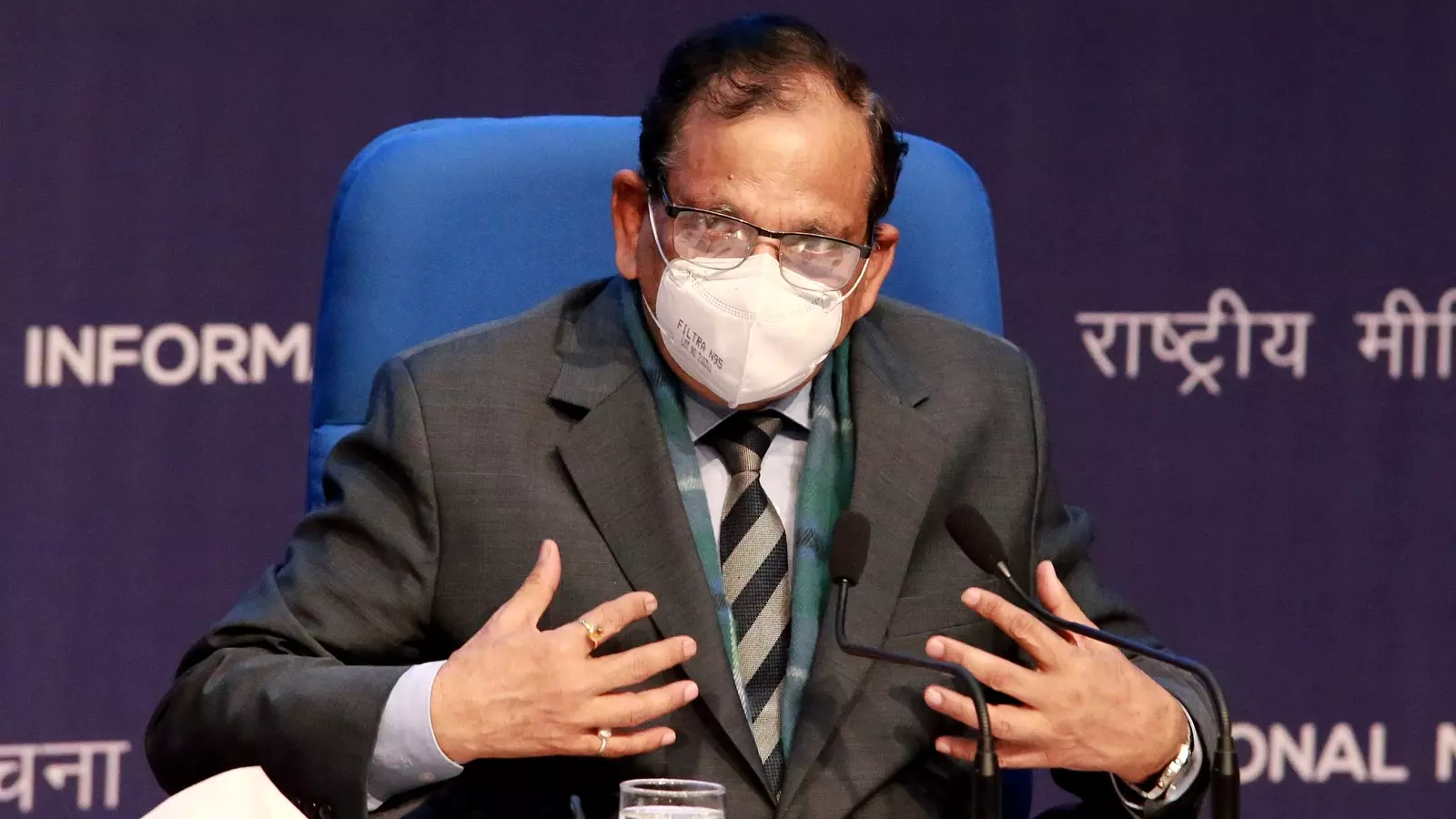 തിരക്കേറിയ സ്ഥലങ്ങളില്‍ മാസ്ക് ഉപയോഗിക്കുക, മുന്‍കരുതല്‍ ഡോസ് എടുക്കുക; നീതി ആയോഗ്