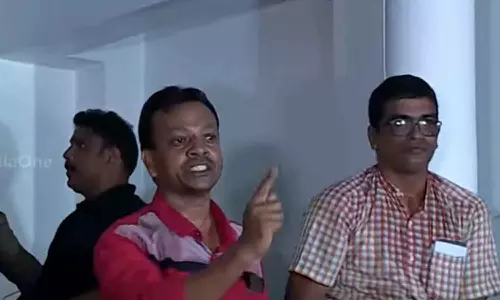 ജനാഭിമുഖ കുർബാനയെ ചൊല്ലി എറണാകുളം സെന്റ് മേരിസ് ബസലിക്കയിൽ പ്രതിഷേധം