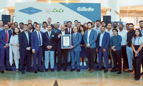 മികച്ച ഫാൻ മുഖം; ഗിന്നസ് റെക്കോർഡിൽ പങ്കാളികളായി ലുലു