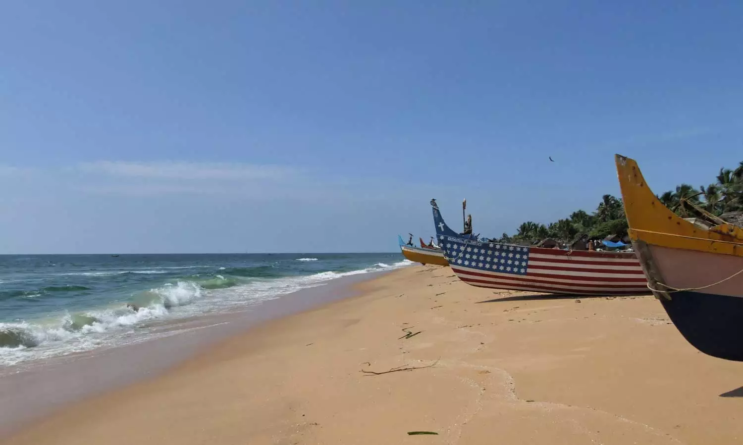 തിരുവനന്തപുരത്ത് കടലിൽ കുളിക്കാനിറങ്ങിയ മൂന്ന് പേരെ കാണാതായി തിരുവനന്തപുരത്ത് കടലിൽ കുളിക്കാനിറങ്ങിയ മൂന്ന് പേരെ കാണാതായി