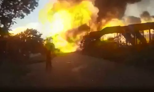 ദക്ഷിണാഫ്രിക്കയിൽ ഇന്ധന ടാങ്കർ പൊട്ടിത്തെറിച്ച് 10 പേർ മരിച്ചു; 40-ഓളം പേർക്ക് പരിക്ക്