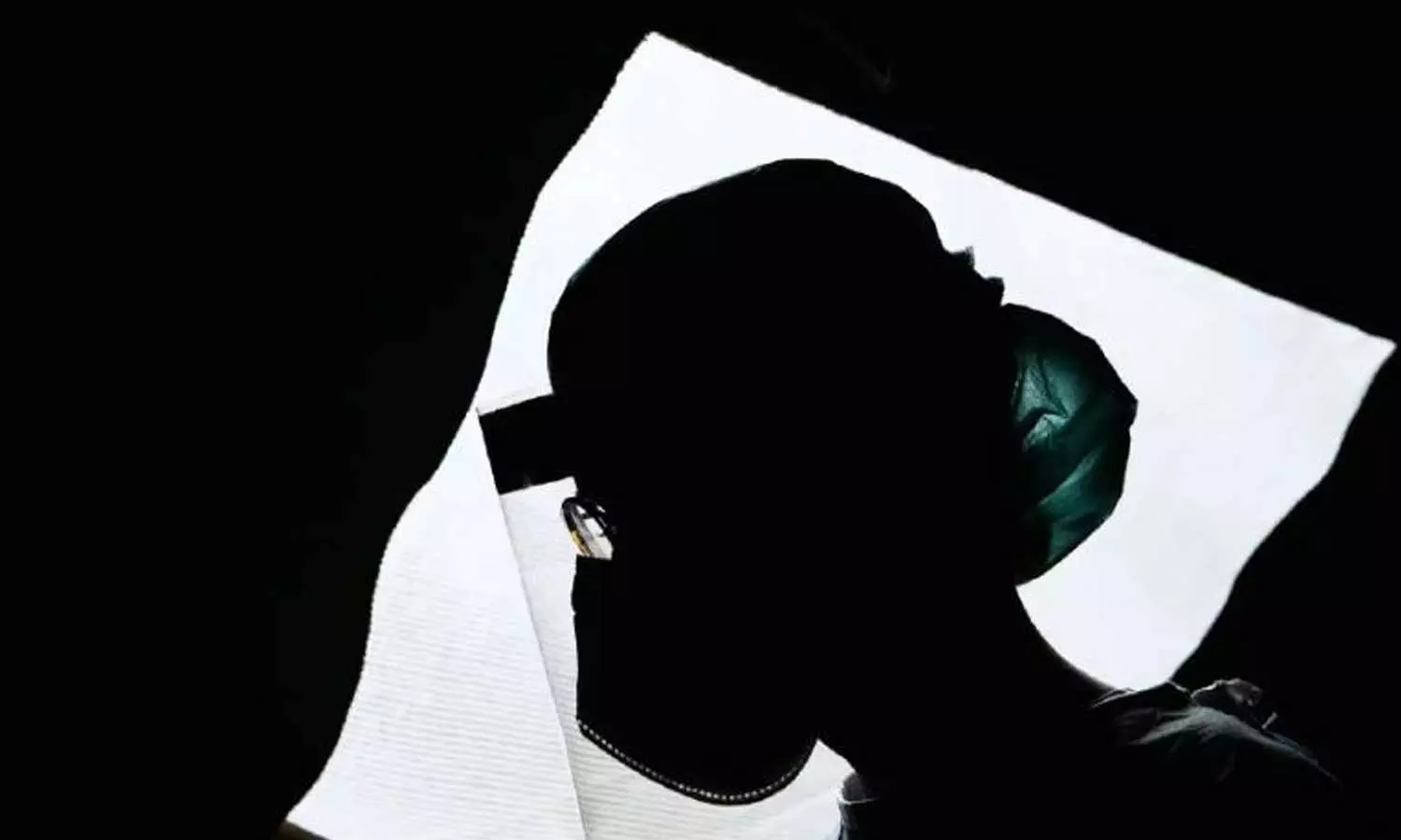 അമോണിയയുമായി വന്ന ട്രെയിൻ പാളം തെറ്റി; വിഷവാതകം ശ്വസിച്ച് 51 പേർ ആശുപത്രിയിൽ അമോണിയയുമായി വന്ന ട്രെയിൻ പാളം തെറ്റി; വിഷവാതകം ശ്വസിച്ച് 51 പേർ ആശുപത്രിയിൽ