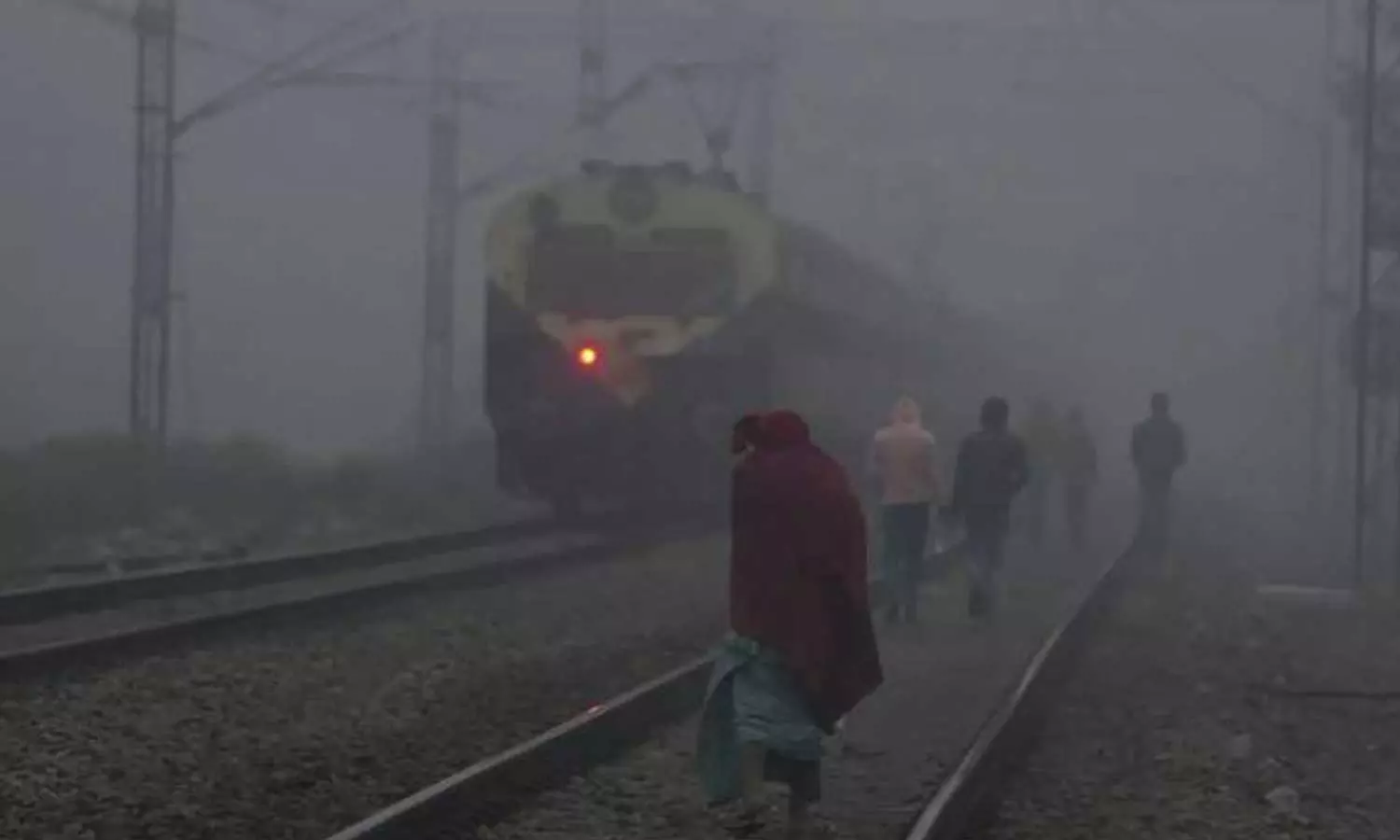 ദാൽ തടാകം മഞ്ഞുകട്ടയായി; അതിശൈത്യത്തിൽ മരവിച്ച് ഉത്തരേന്ത്യ