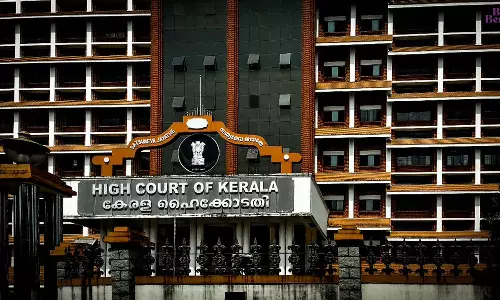 സ്കൂള്‍ കലോത്സവം; മത്സരാർഥികൾക്ക് അപകടം സംഭവിച്ചാൽ നടപടി, മുന്നറിയിപ്പുമായി കോടതി