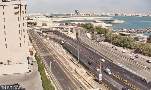 ബഹ്റൈനിലെ ആദ്യ യു-ടേൺ ഫ്ളൈഓവർ ഉദ്ഘാടനം ചെയ്തു ബഹ്റൈനിലെ ആദ്യ യു-ടേൺ ഫ്ളൈഓവർ ഉദ്ഘാടനം ചെയ്തു