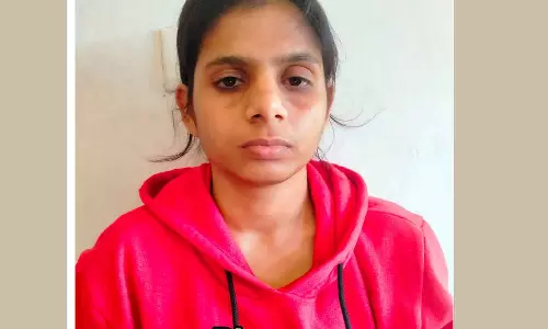 സ്വർണം കടത്താൻ ശ്രമിച്ച യുവതിയും തട്ടിയെടുക്കാനെത്തിയ രണ്ടുപേരും കരിപ്പൂരിൽ അറസ്റ്റിൽ