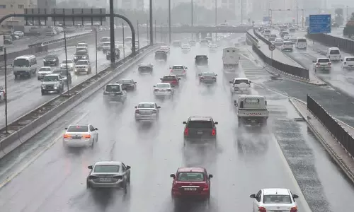 കുവൈത്തിൽ ശക്തമായ മഴ: അടുത്ത ദിവസങ്ങളിലും മഴ തുടരും