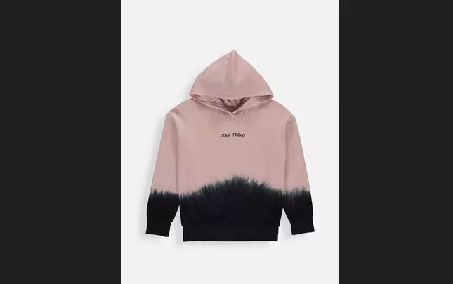 മഴയും തണുപ്പും; ശൈത്യകാല   വസ്ത്രങ്ങൾക്ക് ദുബൈയിലും വൻ ഡിമാന്റ്