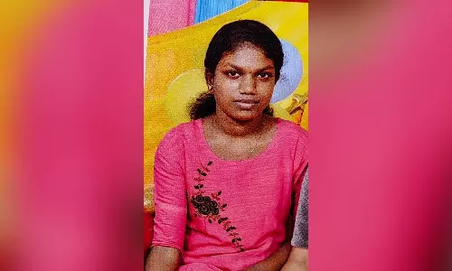 വർക്കലയിൽ പെൺകുട്ടിയെ കഴുത്തറുത്ത് കൊലപ്പെടുത്തി; ആണ്‍ സുഹൃത്ത് കസ്റ്റഡിയില്‍