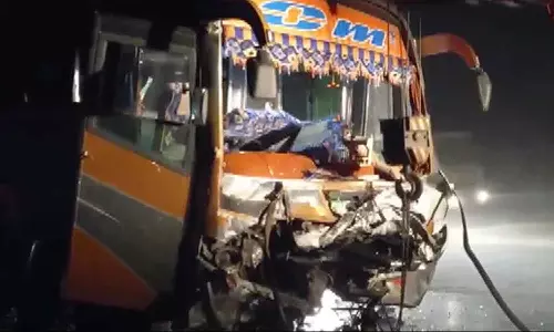 ഗുജറാത്തിൽ ബസും കാറും കൂട്ടിയിടിച്ച് ഒമ്പത് മരണം; 28 പേർക്ക് പരിക്ക്