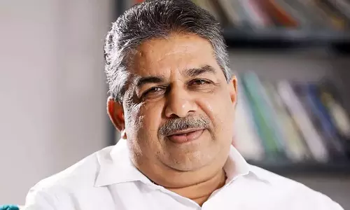 എല്ലാം തീരുമാനിക്കുന്നത് പാര്‍ട്ടിയാണ്, പുതുവര്‍ഷത്തെ സന്തോഷത്തോടെ സ്വീകരിക്കാം: സജി ചെറിയാന്‍