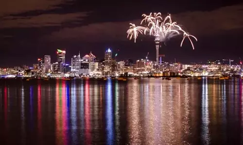 പുതുവത്സരത്തിലേക്ക് മിഴിതുറന്ന് ലോകം; 2023 ആദ്യം പിറന്നത് കിരിബാത്തി, സമോവ, ടോംഗ ദ്വീപുകളിൽ