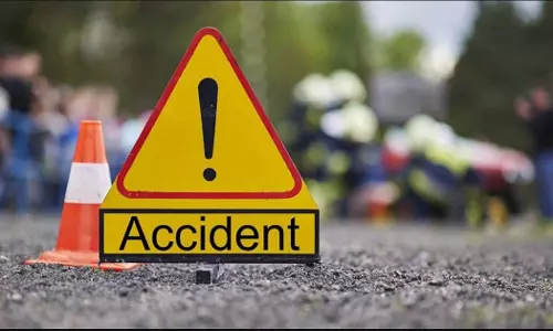 ആലപ്പുഴയിൽ പൊലീസ് വാഹനമിടിച്ച് രണ്ടു യുവാക്കൾ മരിച്ചു