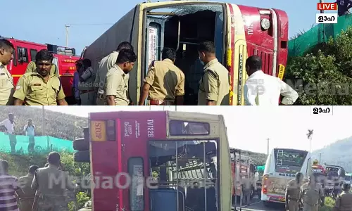 പത്തനംതിട്ടയിൽ കെ.എസ്.ആർ‌.ടി.സി ബസ് മറിഞ്ഞു; 15 ശബരിമല തീർഥാടകർക്ക് പരിക്ക്