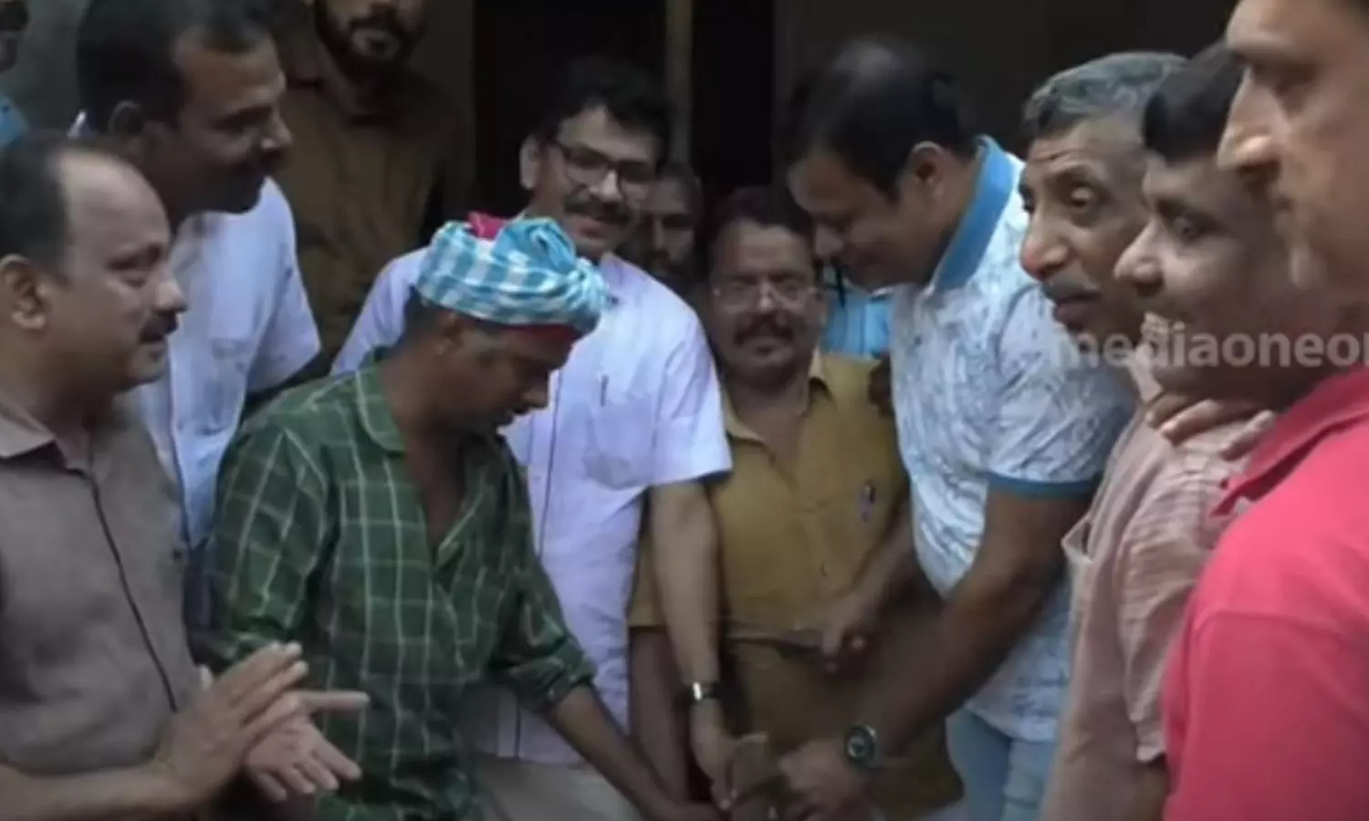 ഫുട്ബോള് നിരീക്ഷകന് സുബൈര് വാഴക്കാടിന് വീടൊരുങ്ങുന്നു ഫുട്ബോള് നിരീക്ഷകന് സുബൈര് വാഴക്കാടിന് വീടൊരുങ്ങുന്നു