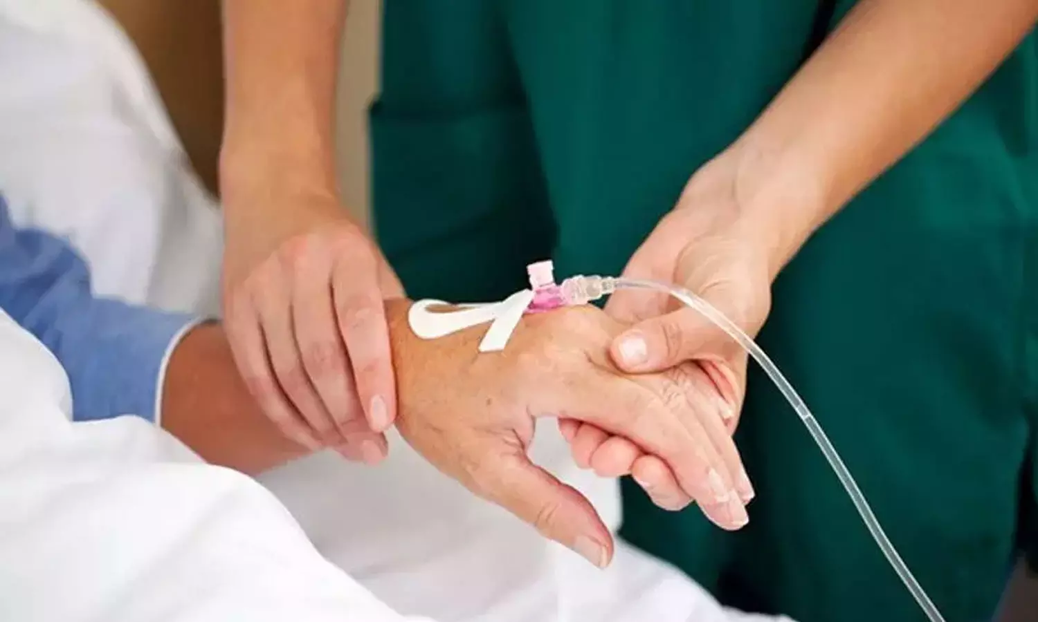 കോട്ടയത്ത് ഭക്ഷ്യവിഷബാധയേറ്റ് ചികിത്സയിലായിരുന്ന നഴ്‌സ് മരിച്ചു