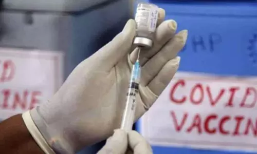 കോവിഡ് വാക്സിൻ ക്ഷാമം: കേന്ദ്രത്തോട് കൂടുതല്‍ ഡോസ് ആവശ്യപ്പെട്ട് കേരളം