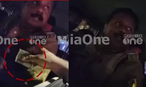 500 പോര: മണ്ണ് കടത്താൻ കണക്ക് പറഞ്ഞു കൈക്കൂലി വാങ്ങി എസ്.ഐ; ദൃശ്യങ്ങൾ പുറത്ത്