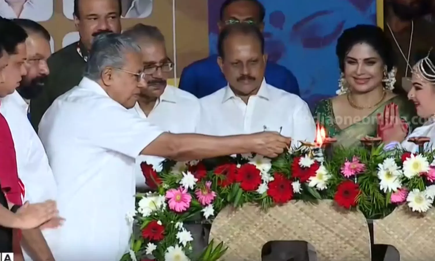 കലയുടെ തിരി തെളിഞ്ഞു; മുഖ്യമന്ത്രി പിണറായി വിജയന്‍ ഉദ്ഘാടനം ചെയ്തു