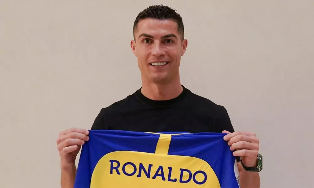 വേള്‍ഡ് കപ്പും കടന്ന് മരുഭൂമിയില്‍ ഉരുളുന്ന പന്തുകള്‍