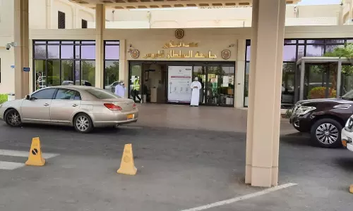 സുൽത്താൻ ഖാബൂസ് ഹോസ്പിറ്റലിൽ   ഇന്നുമുതൽ മാസ്‌ക് ധരിക്കൽ നിർബന്ധം