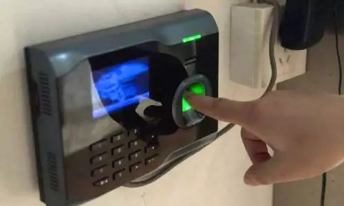 സര്‍‌‍ക്കാര്‍ സ്ഥാപനങ്ങളില്‍ പഞ്ചിംഗ് സംവിധാനം ഏര്‍പ്പെടുത്തുന്നതിന് സമയം നീട്ടി