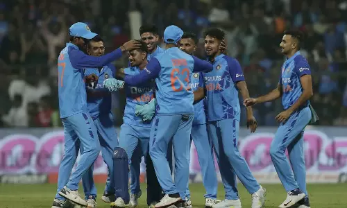 അവസാന പന്തിൽ ഇന്ത്യ: ലങ്കയ്‌ക്കെതിരെ ആവേശ ജയം