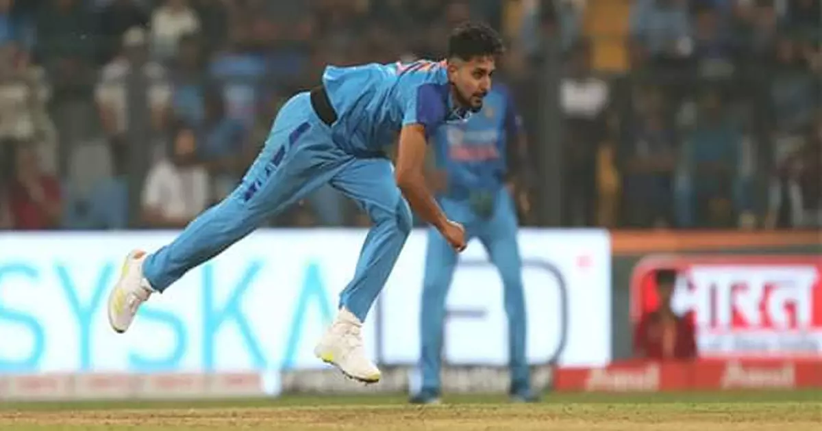 മണിക്കൂറിൽ 155 കി.മി; ഏറ്റവും വേഗത്തിൽ പന്തെറിഞ്ഞ ഇന്ത്യൻ ബൗളറായി ഉംറാൻ മാലിക്